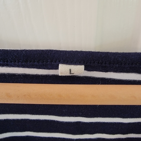 Sleeveless Maternity Shirt - Picture 2 of 3